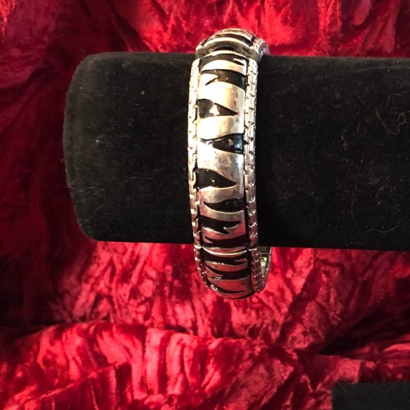 Jewelry - Vintage Look Antiqued Bracelet